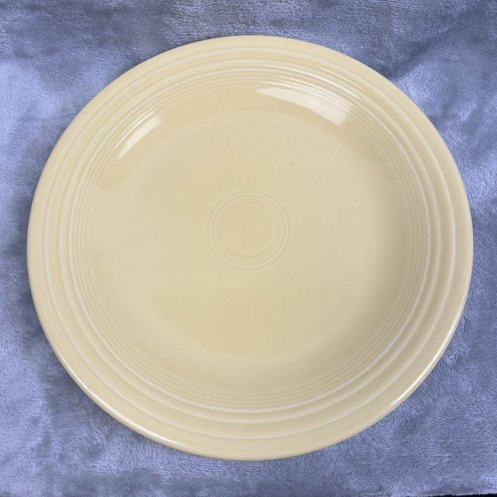 Fiesta Fiestaware Homer Laughlin Dinner Plate Yelllow (retired)